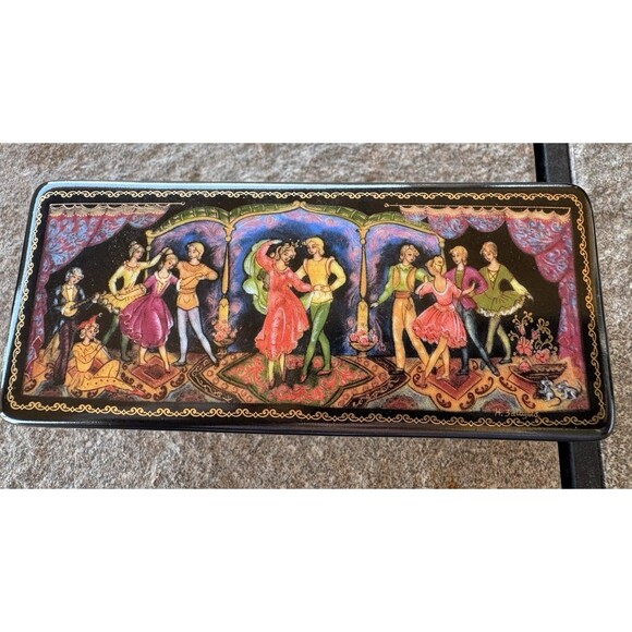 Ardleigh Elliott & Sons Nutcracker Music Box Russian Porcelain # 5706